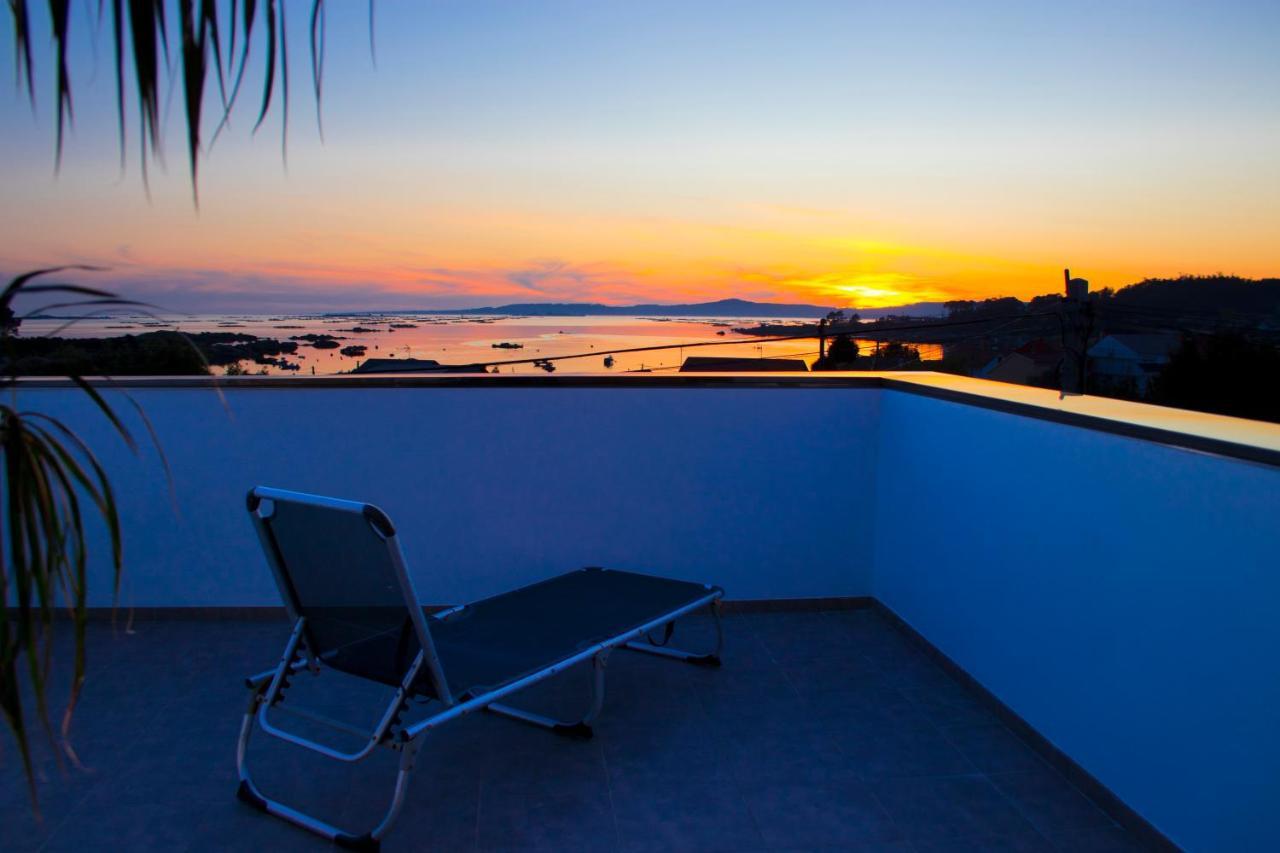 Villa CASA FEITIÑA: vistas al mar, moderna y funcional Illa de Arousa Exterior foto