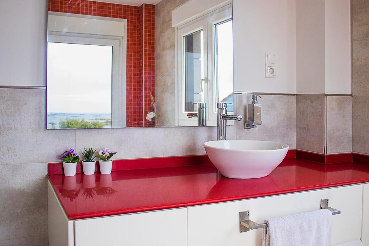 Villa CASA FEITIÑA: vistas al mar, moderna y funcional Illa de Arousa Exterior foto